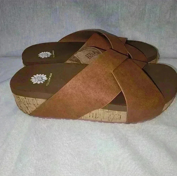 Yellow box chela sandals - Picture 3 of 7